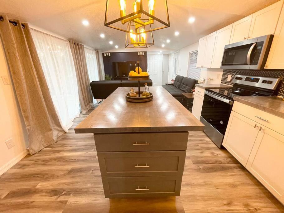 Merrit Island Waterfront House Lots Of Parking Villa Merritt Island Bagian luar foto